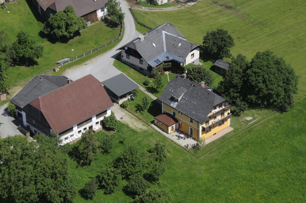 Haus Lukasser Grobming Bagian luar foto
